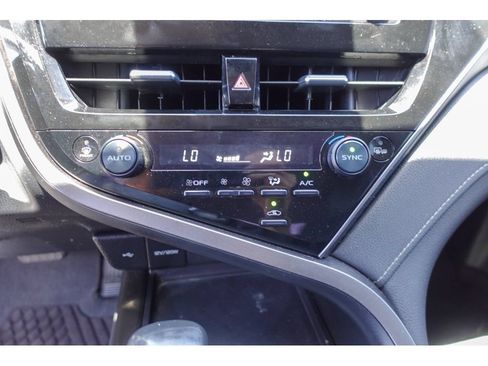Used 2024 Toyota Camry SE FWD image 19