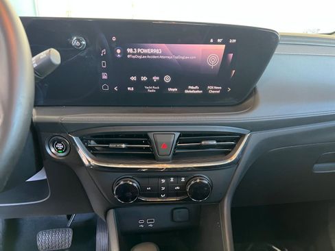 Used 2025 Buick Encore GX Preferred image 18