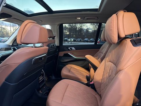 Certified 2025 BMW X7 xDrive40i w/ Premium Package image 21