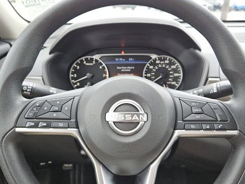 Used 2024 Nissan Altima 2.5 SV image 11