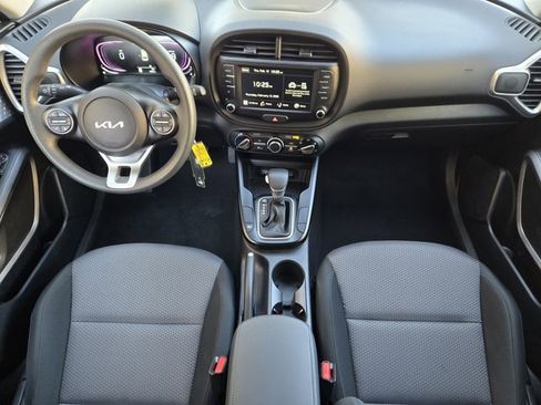Certified 2025 Kia Soul LX image 26