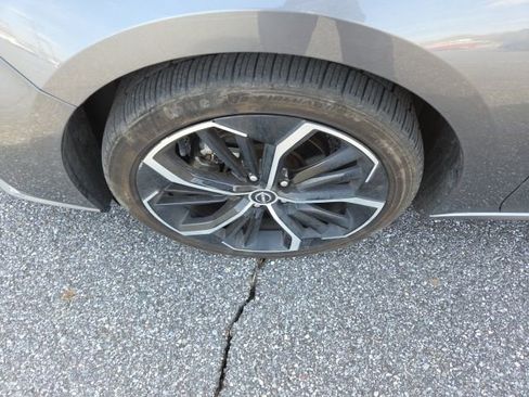 Used 2024 Nissan Altima 2.5 SR image 12