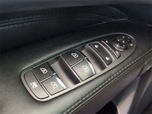 Used 2013 INFINITI JX35 w/ Premium Pkg image 42