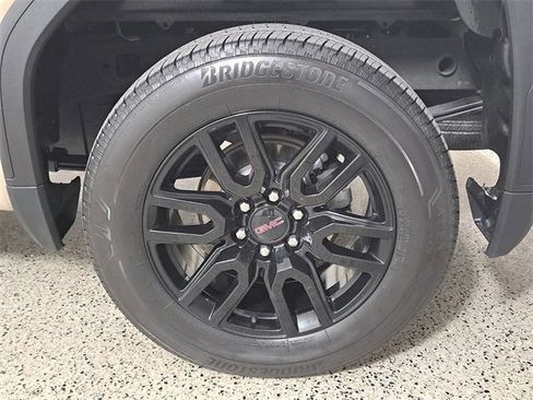 Used 2022 GMC Sierra 1500 Elevation w/ LPO, Elevation Black Package image 8