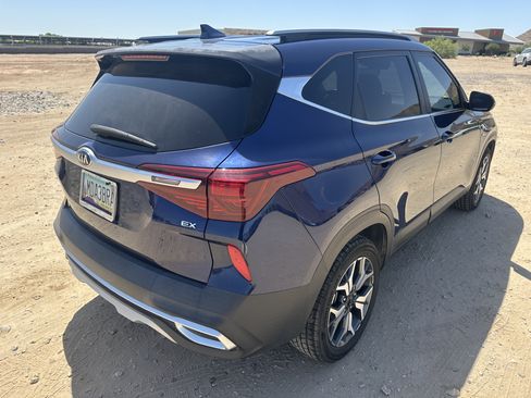 Used 2021 Kia Seltos EX AWD/4WD image 5