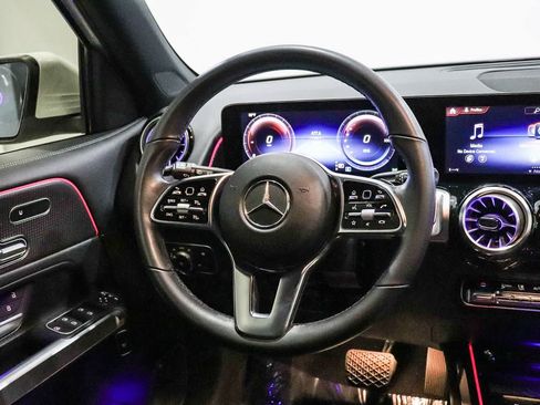 Used 2023 Mercedes-Benz EQB 300 4MATIC image 15