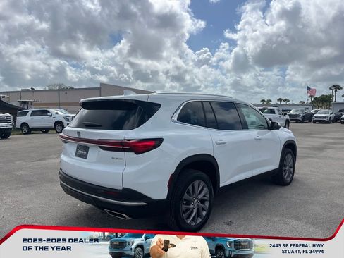 New 2026 Buick Enclave Preferred image 7