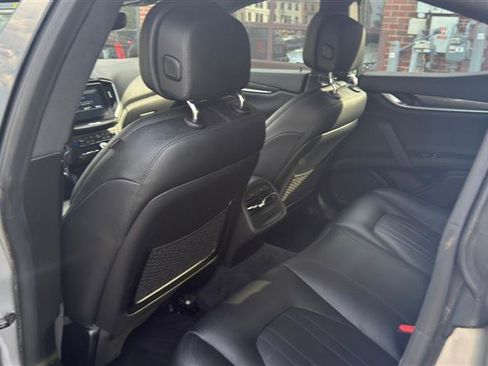 Used 2017 Maserati Ghibli RWD image 16