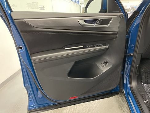 Used 2025 Volkswagen Atlas Cross Sport SE w/ Panoramic Sunroof Package AWD/4WD image 27