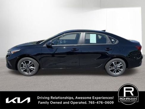 Used 2024 Kia Forte LXS w/ LXS Technology Package FWD image 6