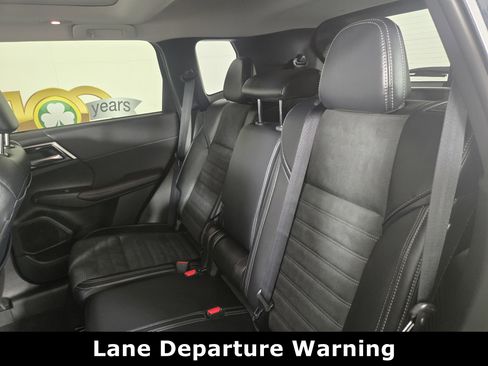 New 2025 Mitsubishi Outlander SE image 11