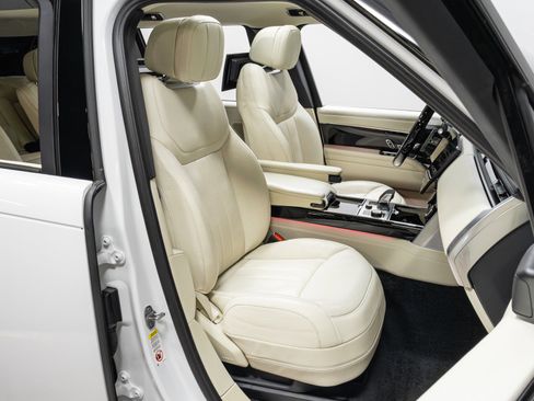 Used 2023 Land Rover Range Rover Long Wheelbase Autobiography image 19