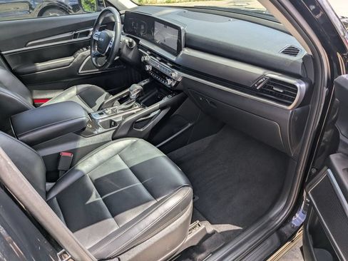 Used 2024 Kia Telluride S FWD image 13