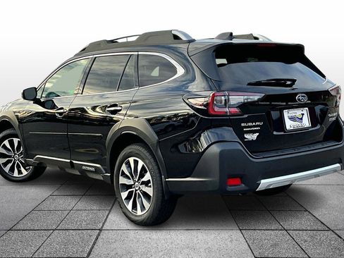 Used 2025 Subaru Outback Touring image 2