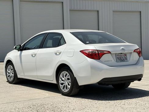 Used 2017 Toyota Corolla LE FWD image 3