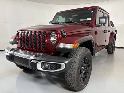 Used 2021 Jeep Gladiator Sport image 6