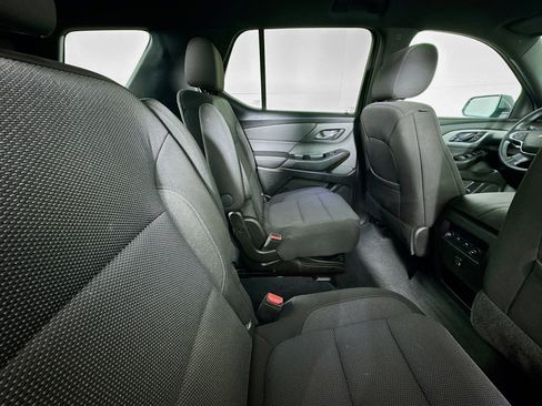 Used 2023 Chevrolet Traverse LT image 24