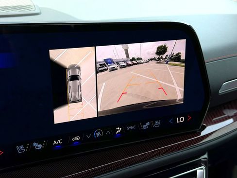 Used 2026 Chevrolet Traverse RS w/ LPO, Floor Liner Package FWD image 16