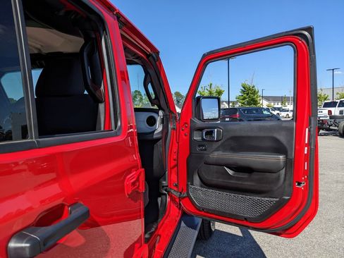Certified 2025 Jeep Wrangler Unlimited Sahara AWD/4WD image 58