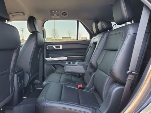 Used 2024 Ford Explorer XLT w/ Equipment Group 202A AWD/4WD image 26