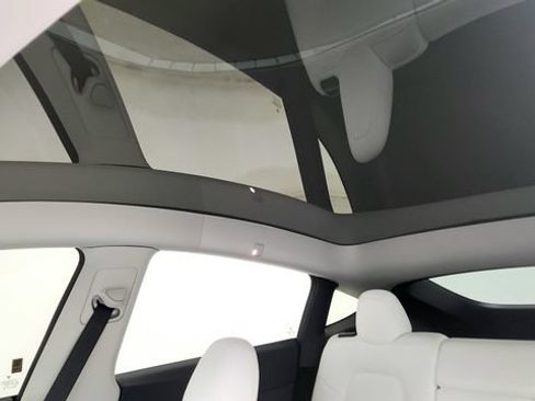 Used 2023 Tesla Model Y Long Range AWD/4WD image 71