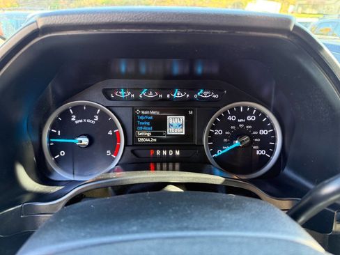 Used 2021 Ford F250 XLT w/ FX4 Off-Road Package image 19