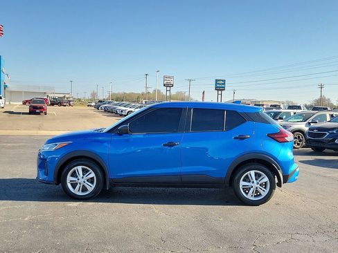 Used 2023 Nissan Kicks S image 3