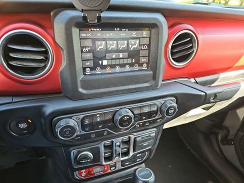 Used 2020 Jeep Gladiator Rubicon w/ LED Lighting Group AWD/4WD image 21