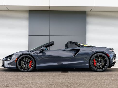 New 2026 McLaren Artura Spider RWD image 4