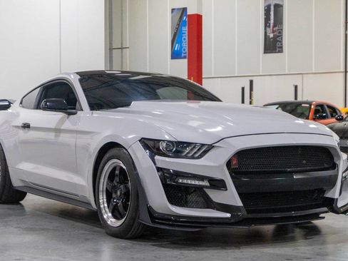 Used 2016 Ford Mustang GT RWD image 8