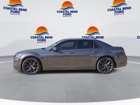 Used 2021 Chrysler 300 S RWD image 1