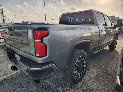 Used 2024 Chevrolet Silverado 2500 High Country w/ High Country Premium Package AWD/4WD image 5