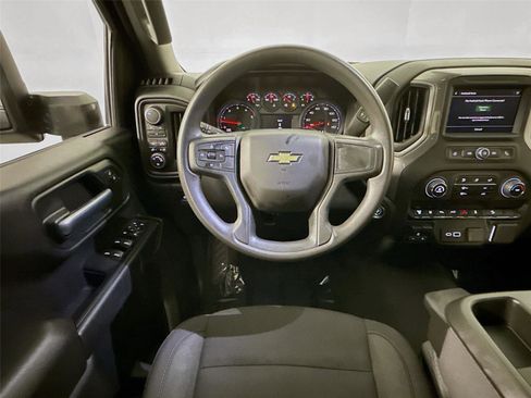 Used 2025 Chevrolet Silverado 2500 Custom w/ Custom Value Package image 3