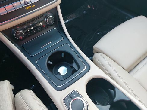 Used 2018 Mercedes-Benz CLA 250 image 27