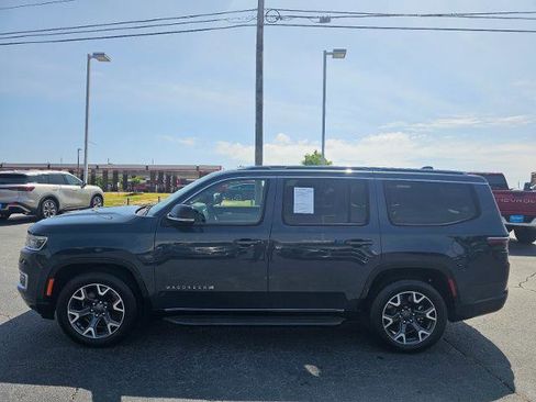 Used 2023 Jeep Wagoneer Series III w/ Preferred Equipment Group AWD/4WD image 36