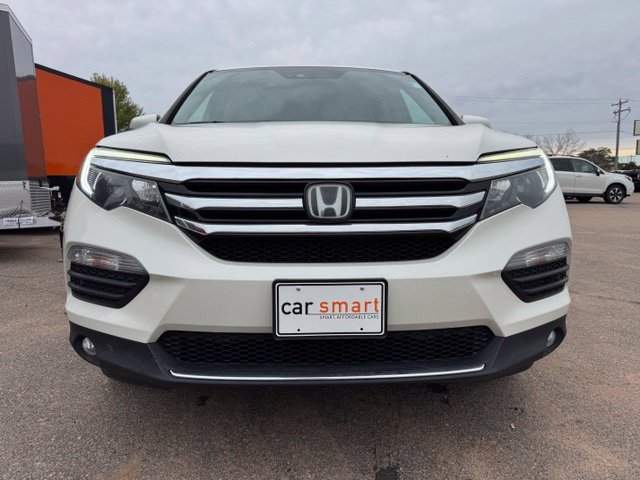 Used 2017 Honda Pilot Elite image 2