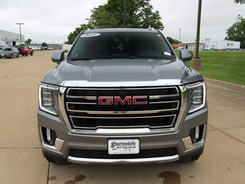 Used 2021 GMC Yukon XL SLT AWD/4WD image 2
