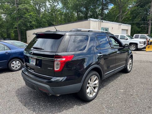 Used 2014 Ford Explorer XLT AWD/4WD image 3
