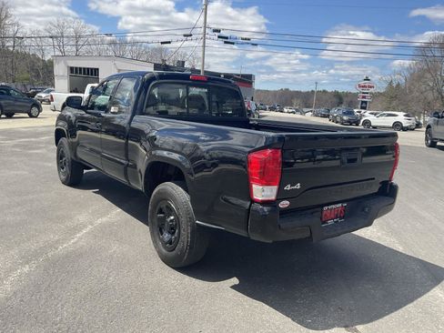 Used 2016 Toyota Tacoma SR w/ SR Convenience Package AWD/4WD image 3
