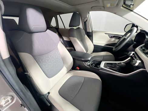 Used 2019 Toyota RAV4 XLE image 31