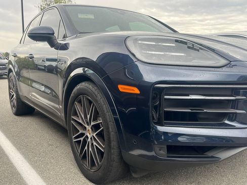 Used 2024 Porsche Cayenne S AWD/4WD image 7