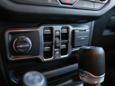 Used 2024 Jeep Wrangler Sport S w/ LED Headlamp & Fog Lamp Group image 25