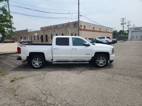 Used 2018 Chevrolet Silverado 1500 High Country w/ LPO, Protection Package AWD/4WD image 12
