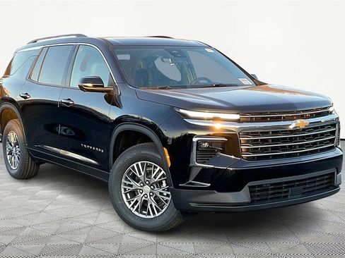 New 2026 Chevrolet Traverse LT w/ Driver Confidence Package image 2