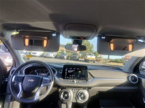 Used 2025 Chevrolet Blazer LT image 20