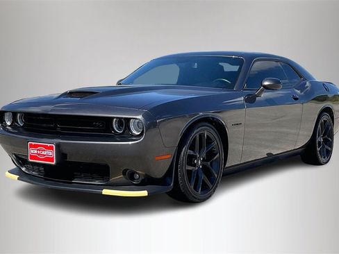 Used 2022 Dodge Challenger R/T w/ Plus Package image 3