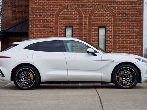 Used 2022 Aston Martin DBX image 4