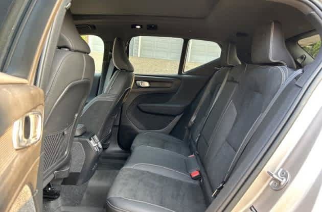 Used 2023 Volvo XC40 Recharge Ultimate w/ Protection Package Premier AWD/4WD image 6
