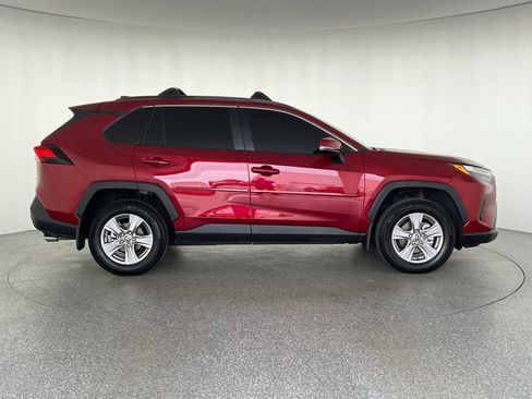 Used 2025 Toyota RAV4 XLE AWD/4WD image 2