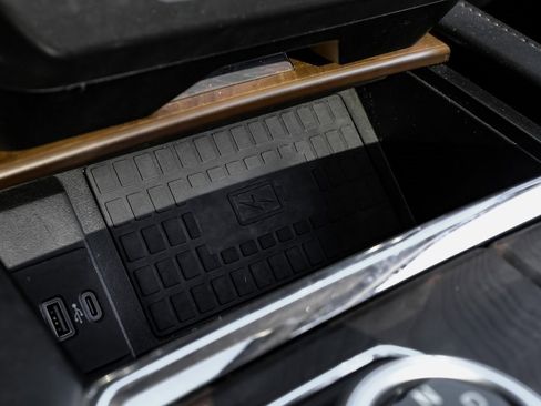 Used 2021 Ford Expedition Max Platinum image 27